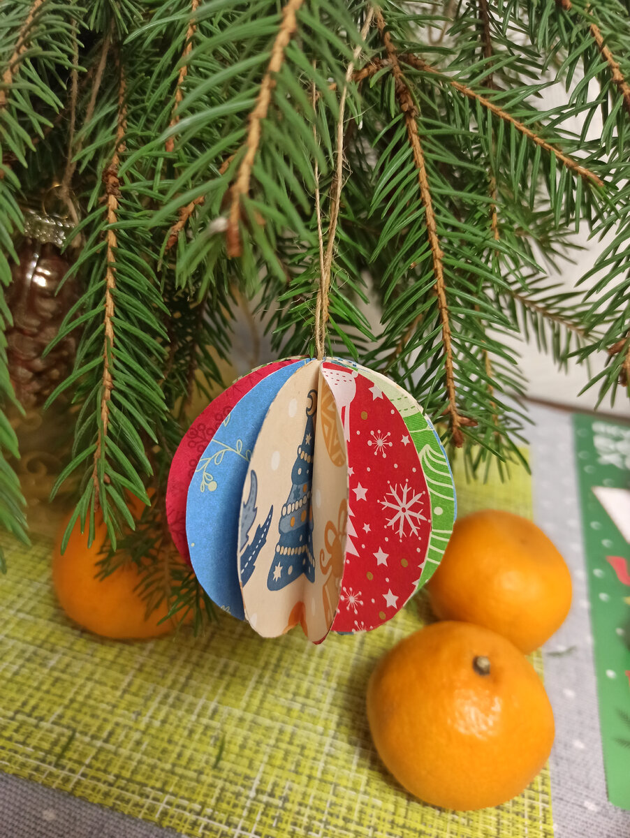 Новогодние игрушки из бумаги своими руками