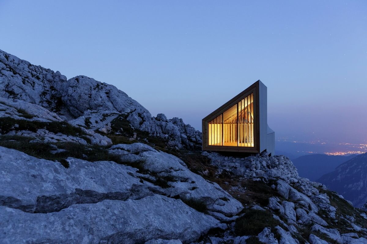 современный дом в горах