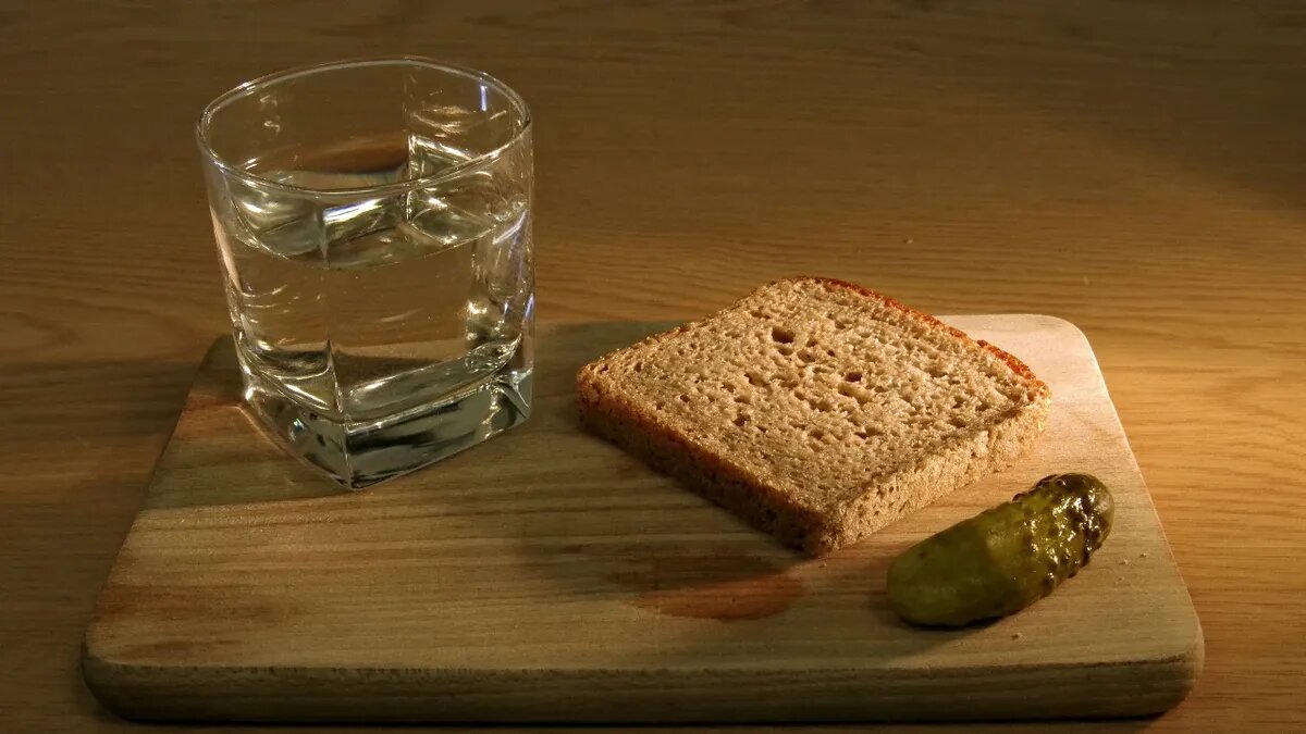 Создателем водки является Дмитрий Менделеев. Фото: Pxfuel.com