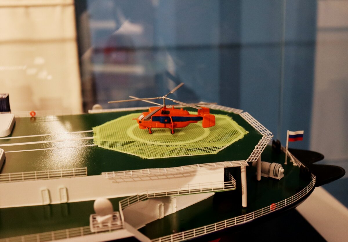 Макет атомного ледокола «Лидер»