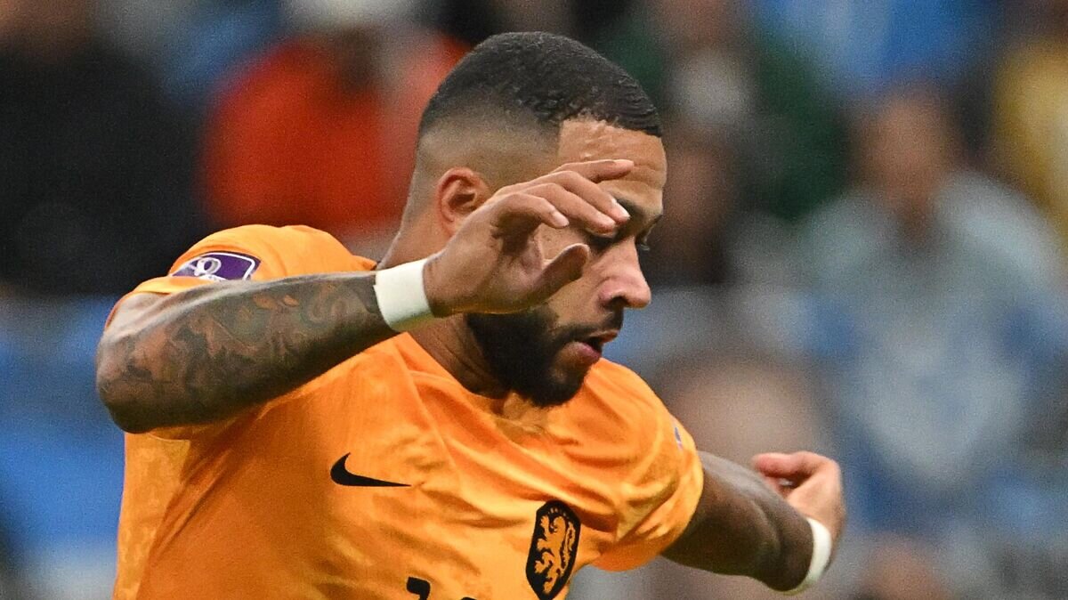    Футболист сборной Нидерландов Мемфис Депай© AFP 2023 / ALBERTO PIZZOLI