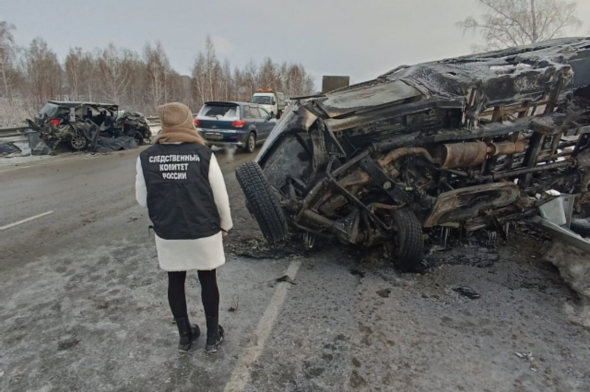    СК начал проверку после гибели 4 человек в ДТП со скорой под Новосибирском