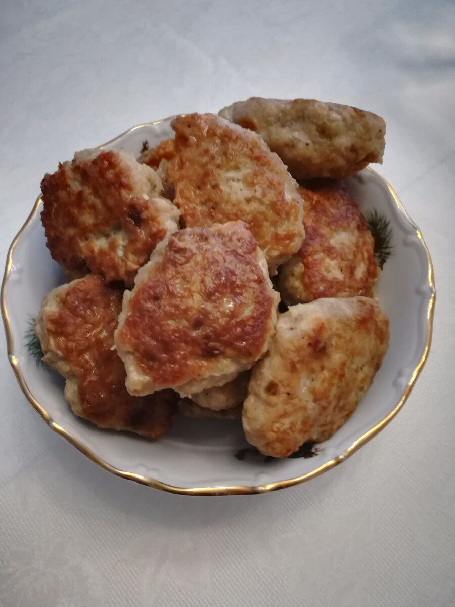 Котлеты получились вкусные и сочные