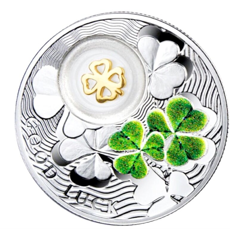 " с детства мы знаем о том, что клевер с четырьмя лепестками приносит удачу."