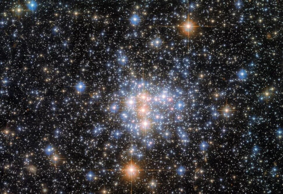 ESA/Hubble & NASA, A. Nota, G. De Marchi