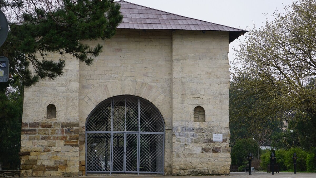 Русские ворота - исторический памятник. Остатки Турецкой крепости в Анапе.