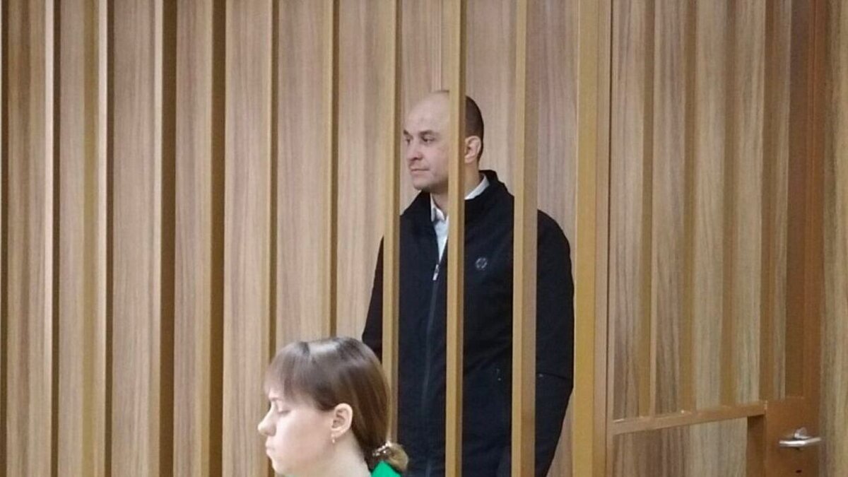     В областной столице 21 февраля суд рассмотрел ходатайство следователя об избрании меры пресечения в виде заключения под стражу в отношении 38-летнего Руслана Гасанова.