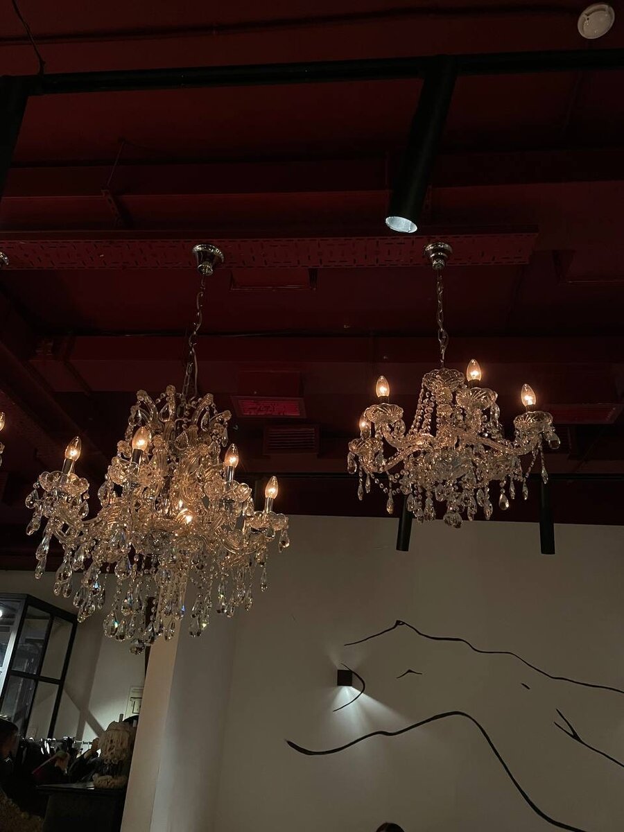 Стена в ресторане Flør