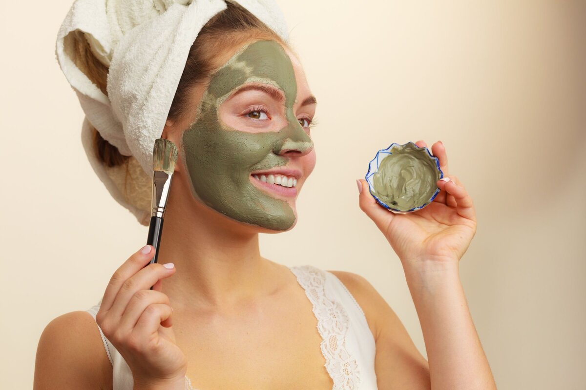 Маска зеленой глины для лица: преимущества и лучшие способы применения