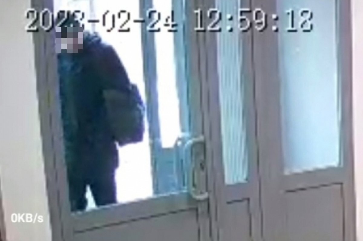    В Новосибирске мужчина показал половой орган в пункте выдачи Wildberries