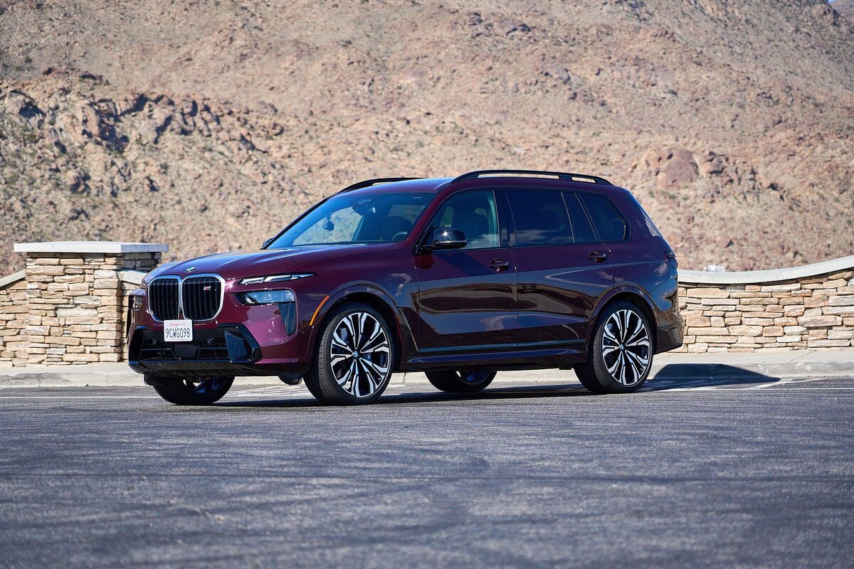 ВИДЕО: BMW X7 LCI 2023 года в самой дорогой окраске Ametrin и белой коже  Merino | BMWLAND_official | Дзен