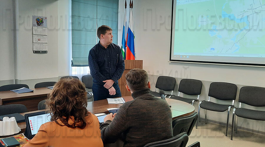 Директор Центра социально-коммунальных услуг ПГО Эдуард Андреевских рассказал депутатам об изменениях в маршрутной сети Директор Центра социально-коммунальных услуг ПГО Эдуард Андреевских рассказал депутатам об изменениях в маршрутной сети