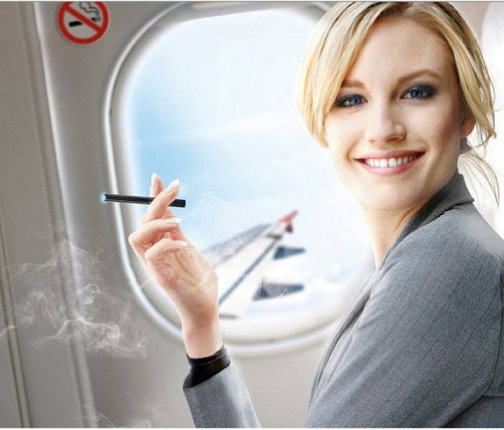 Айкос можно в самолет. Курение в самолете. Закурил в самолете. Электронные сигареты в самолете. Курящий салон в самолете.