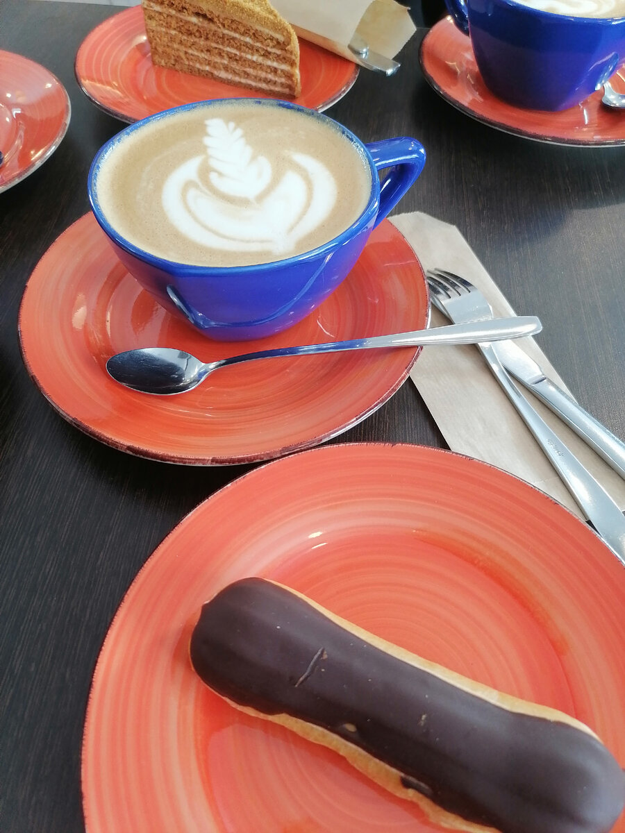 Ходила в кафе на 8 марта) 