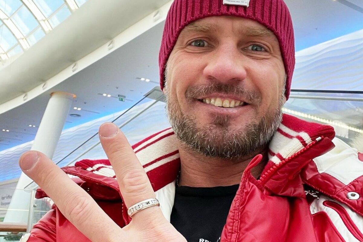     Роман Костомаров в реанимации начал разговаривать: фигуриста сняли с ИВЛ