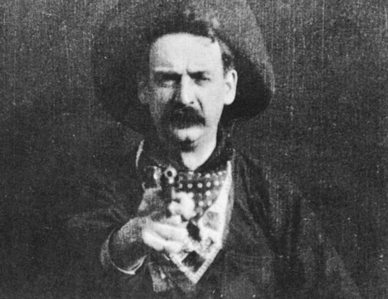 Кадр из фильма “Великое ограбление поезда” 1903 года, источник: https://www.kinopoisk.ru/