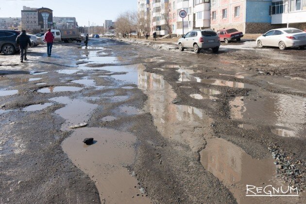 Весна в городе. Фото https://regnum.ru/