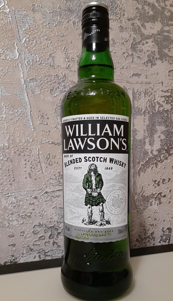 William lawson 0.5. Виски William Lawson's. Виски шотландский Вильям Лоусенс. Вискарь Вильям Лоусон. Виски William Lawson's 0.5.