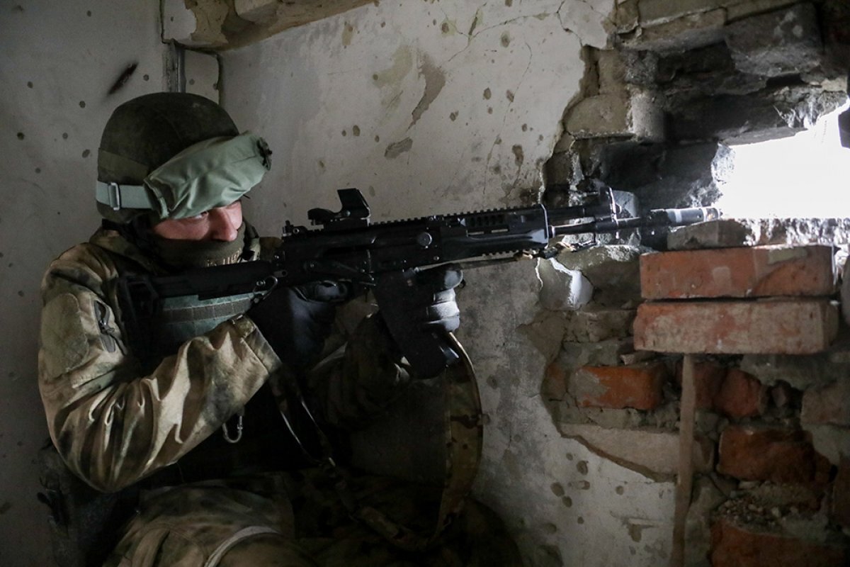    Песков: бойцы ВС РФ продолжают выполнять поставленные задачи в зоне СВО