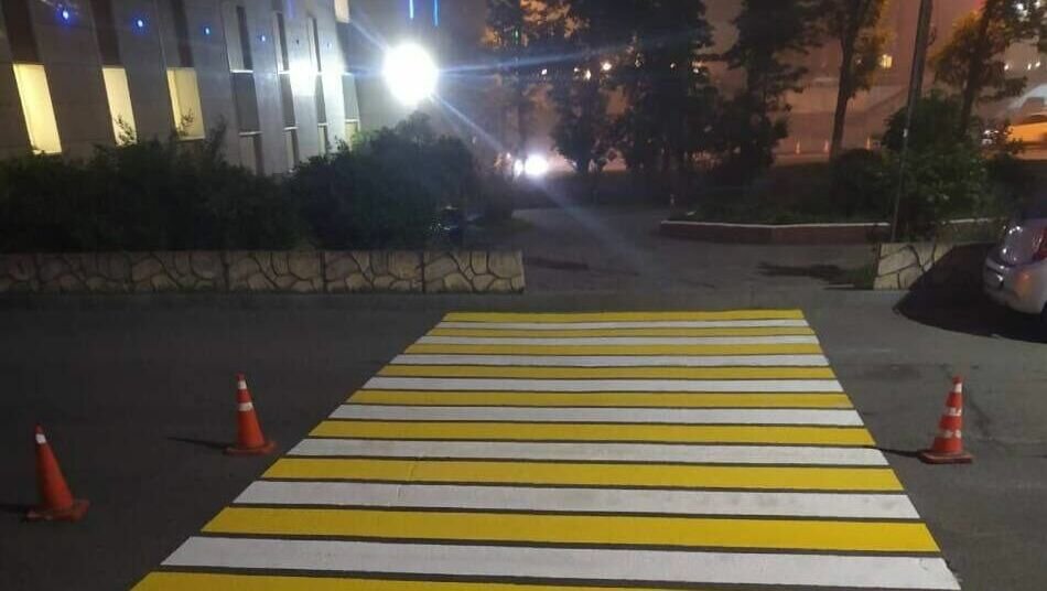     Нанесение разметки на дорогах Владивостока должно было начаться с 20 апреля, однако дорожники решили не терять время и приступили к работе раньше.