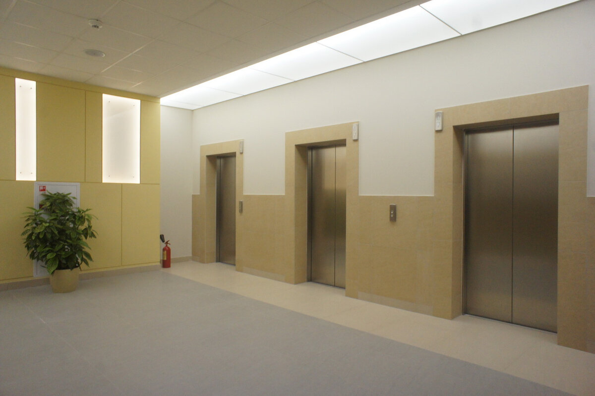 Монтажник лифтового оборудования. Лифт сиблифт 2022. Монтаж лифтового оборудования. Монтажник лифтов. Ремонт лифтов в санкт петербурге.