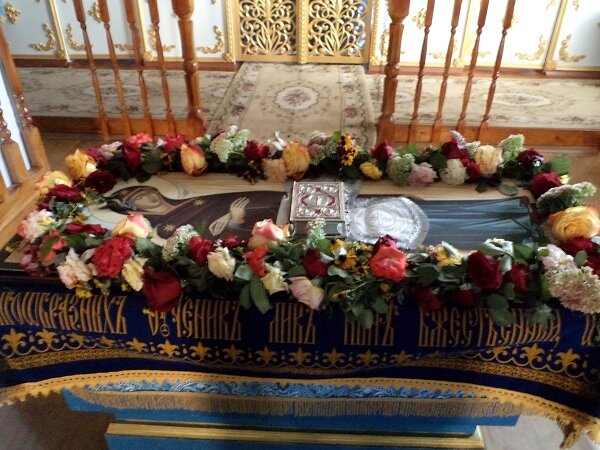 Плащаница Пресвятой Богородицы. Мое фото.