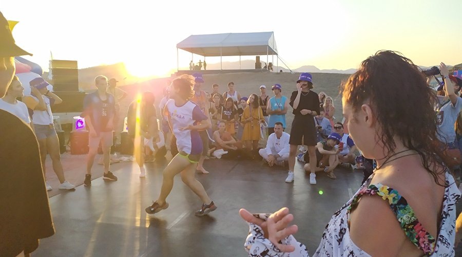 Танцы на фестивале «Таврида-АРТ» // Туристический портал Республики Крым, Евгения Мартыненко