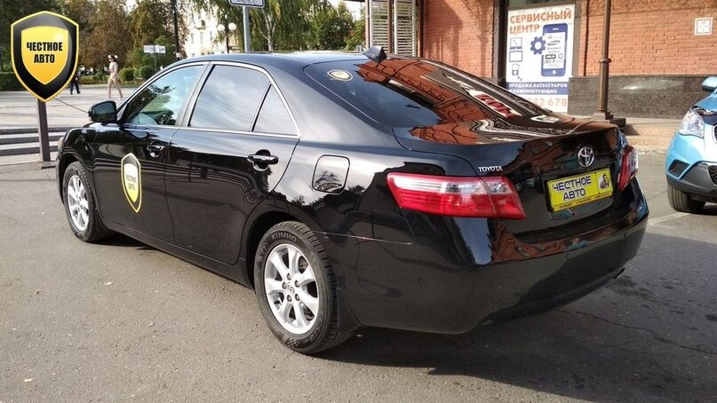 После рестайлинга 2009 года изменений немного: передние фары, бампер с решеткой радиатора, а на боковых зеркалах появились указатели поворотов.1 из 2


