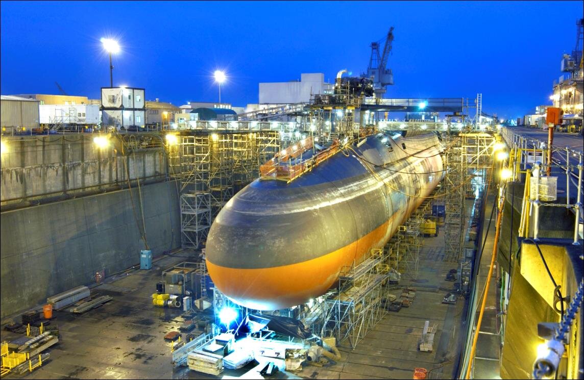USS Ohio SSGN-726. Строительство подводной лодки. Подводная лодка в Сухом доке. Подводная лодка постройка.