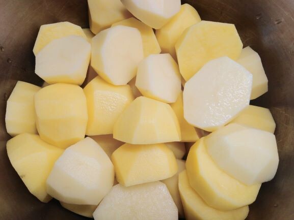 Разрезанный картофель