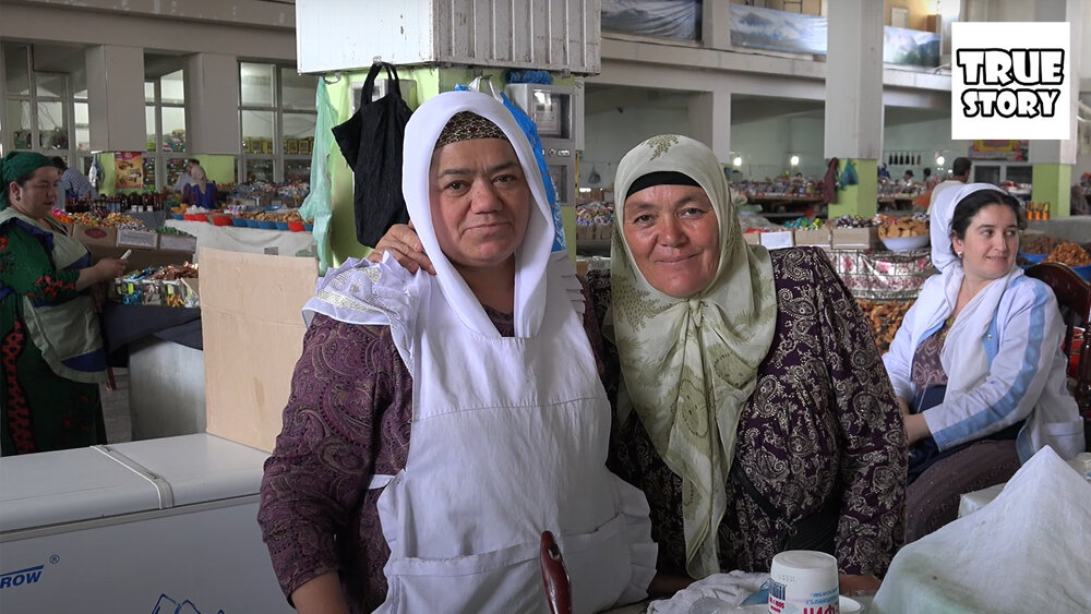 Таджикский живой. Таджички на рынке. Таджикистан люди. Таджик на рынке. Люди из Таджикистана.