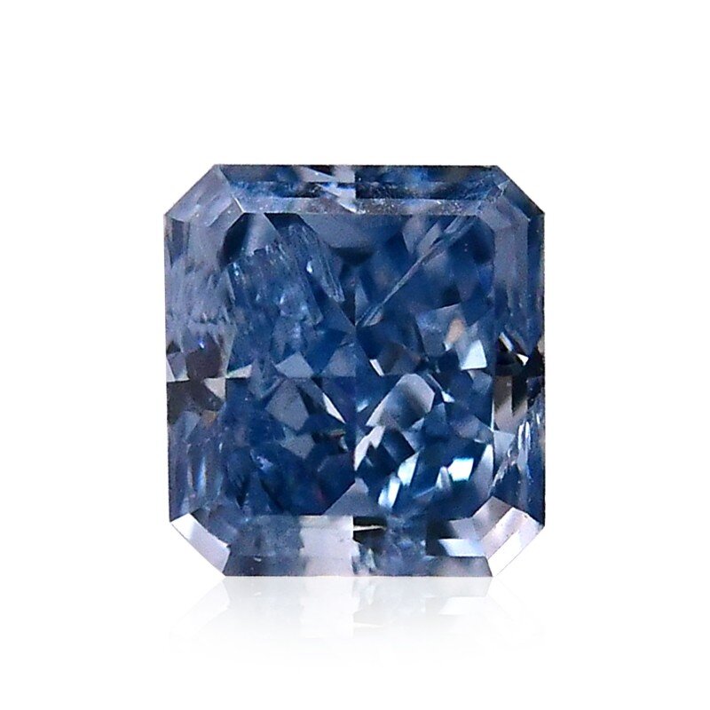 Фантазийный яркий синий голубой бриллиант с чистотой I1 (заметные небольшие включения) и весом 0,35ct.