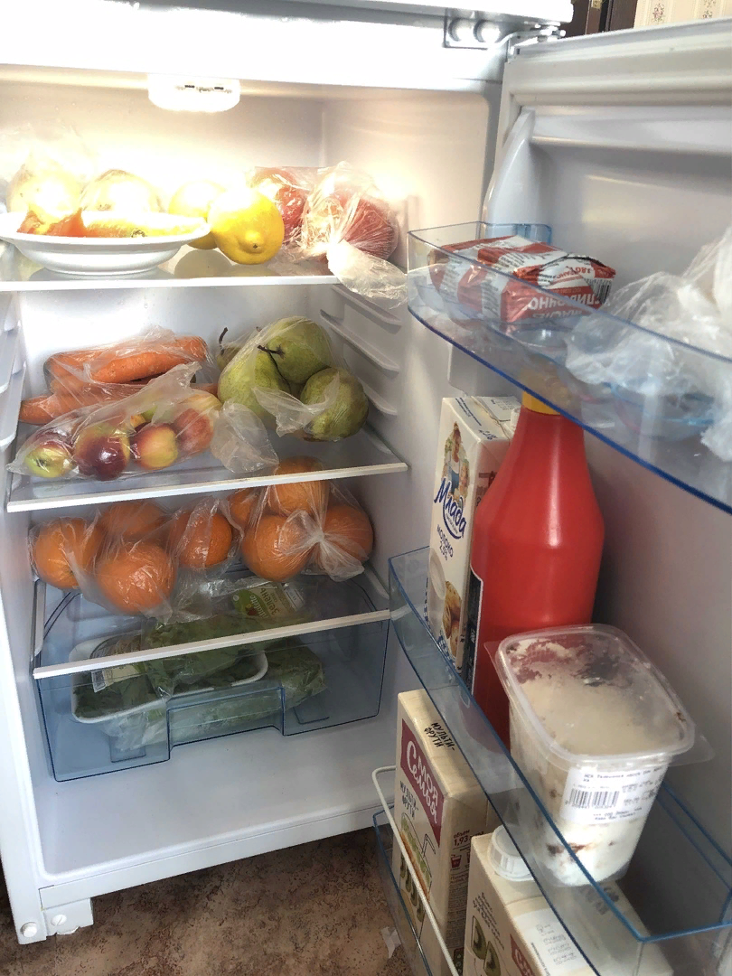 Не все продукты мои,  живу с соседом.