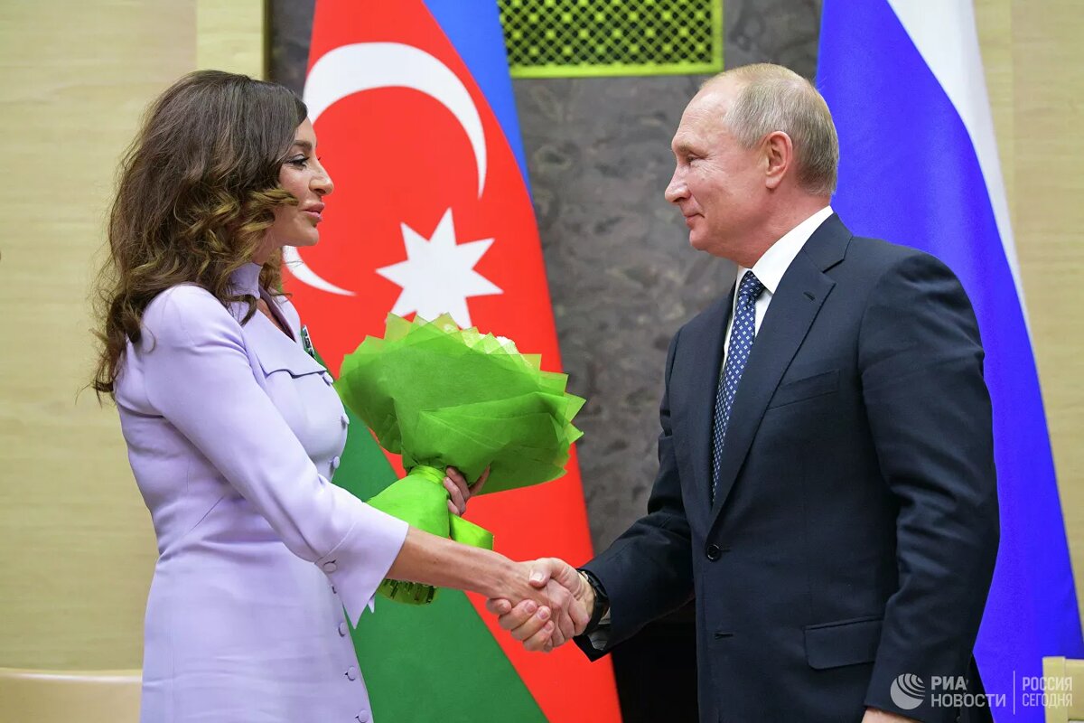 Путин наградил Первого вице-президента Азербайджана Орденом Дружбы