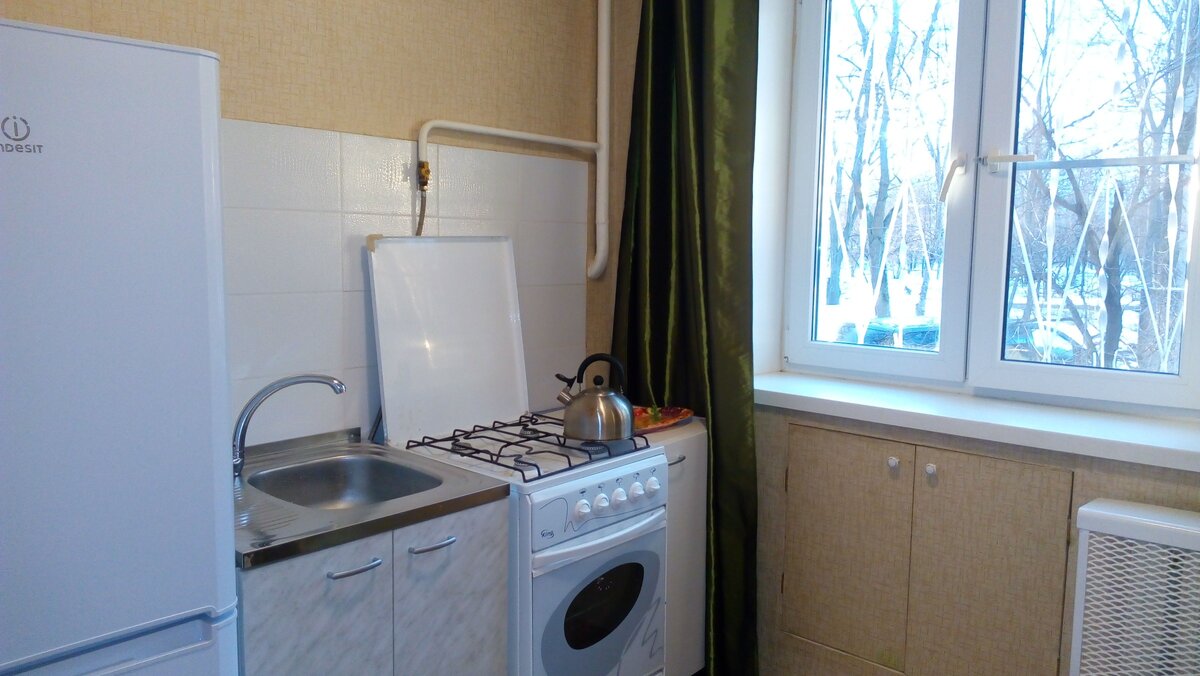 Кухня без верхних шкафчиков