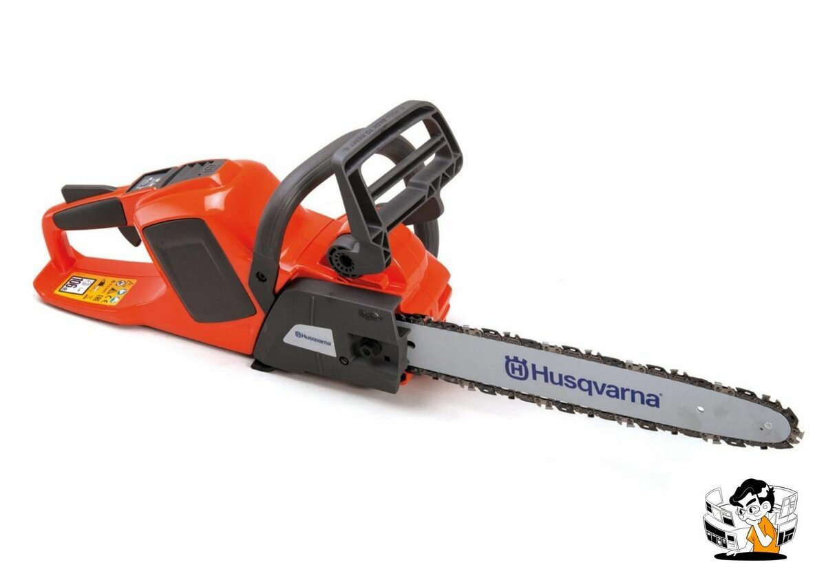 Аренда аккумуляторной пилы. Аккумуляторная цепная пила bosch 18v. Цепная аккумуляторная пила макита 36 вольт. Husqvarna аккумуляторная бензопила. Ручная пила от сабельной пилы милуоки.