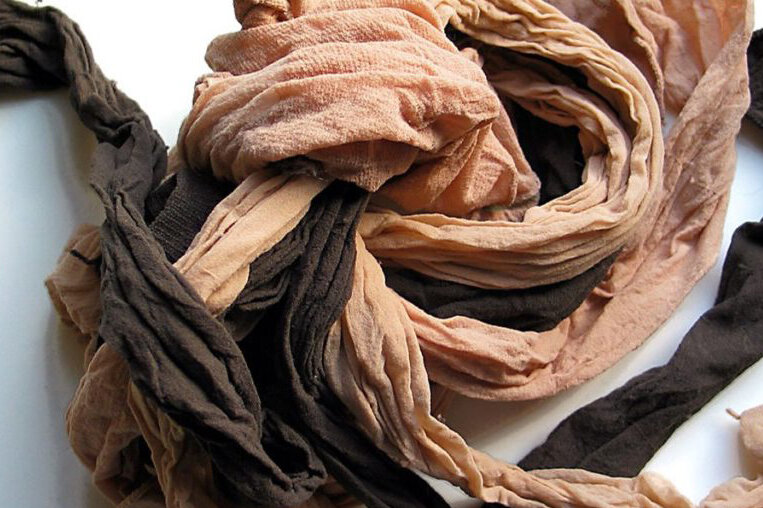 Сколько километров колготок выбросили вы?