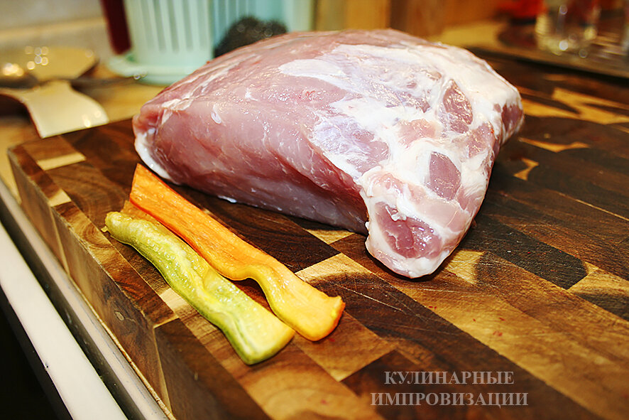 Свинина и острый перец для шпигования