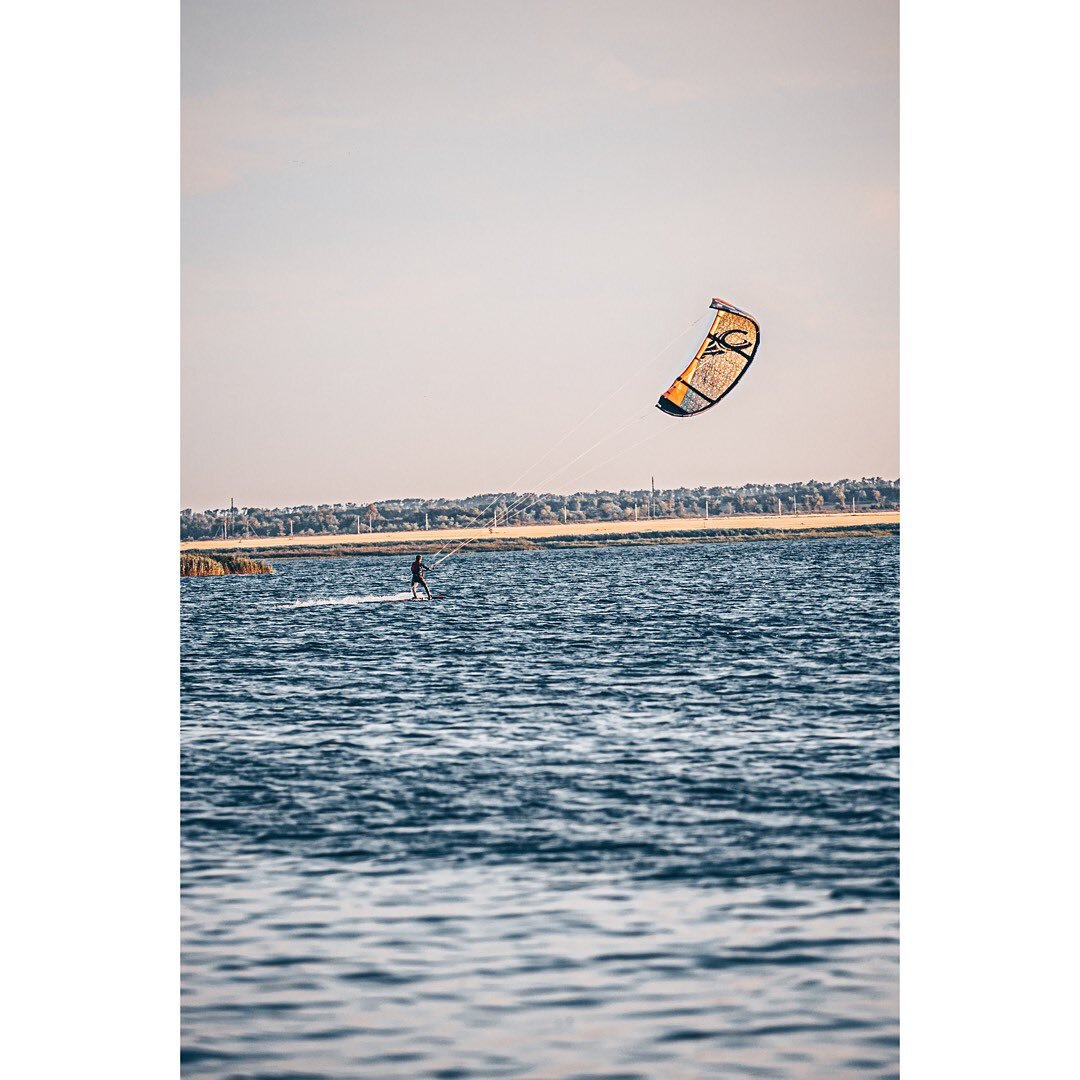 Это не я. Вот фотографировала я, а на фото не я.