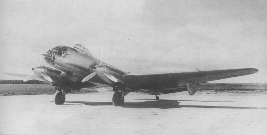 Рис. 17. Самолёт ЕР-2.