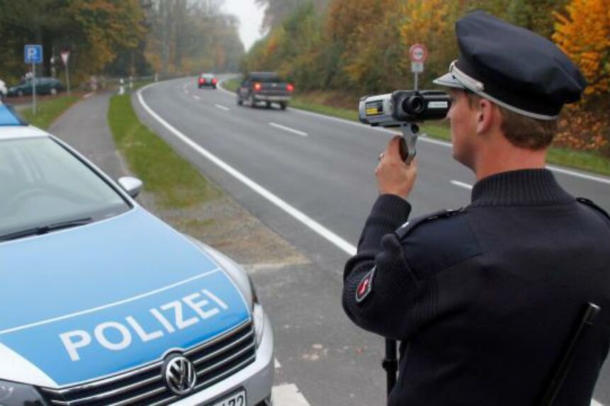 Лишающий полиция. Конвоирование полиция. Лишающий полиция. Лишающий полиция. Предложение в полицию.