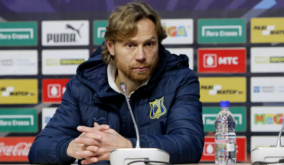 Валерий Карпин