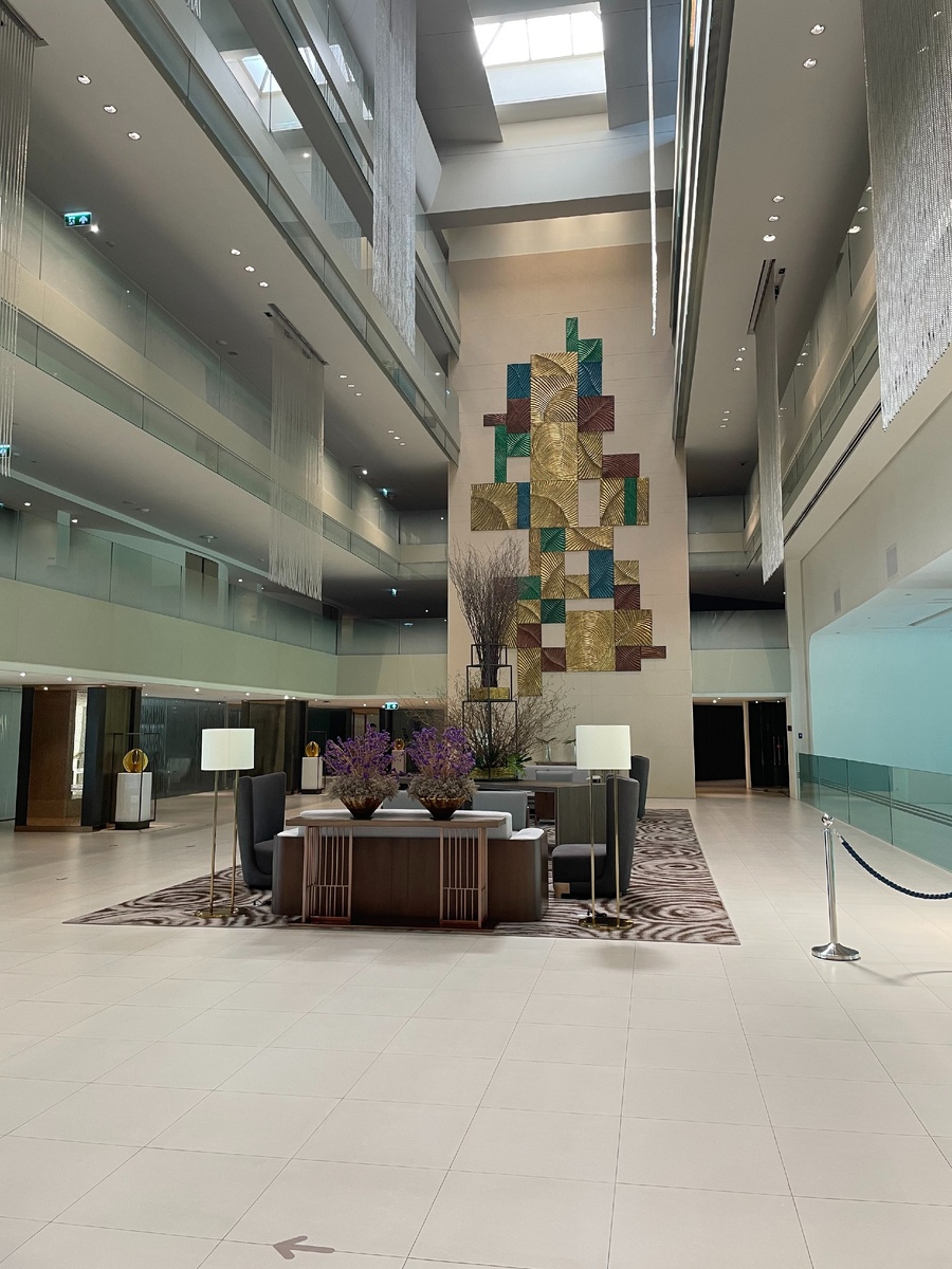 Холл отеля Movenpick BDMS Wellness Resort