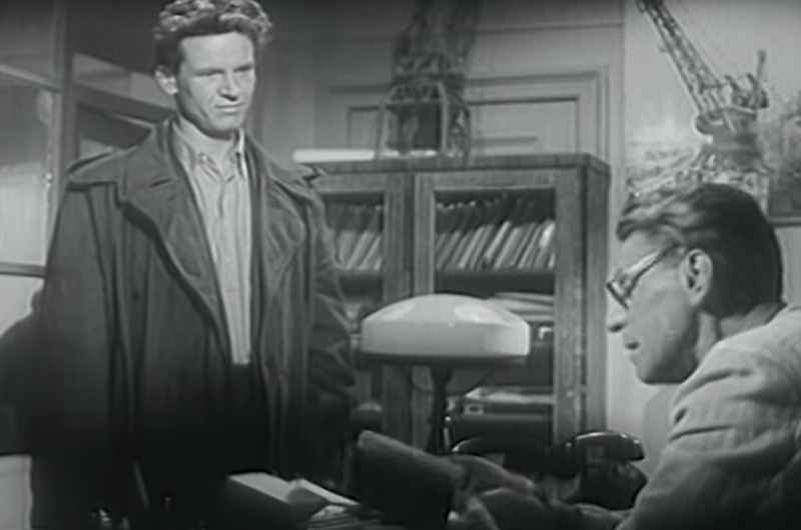 Кадр из фильма "Всё начинается с дороги". Виктор Авдюшко в роли Степана Бокова