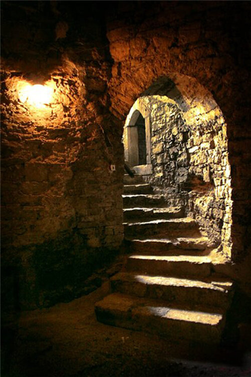 Фото с http://pzzzd.ru/podzemnyye_tayny_kremlya для иллюстрации