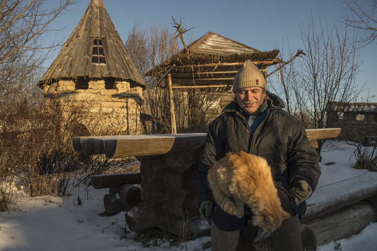 Николай Рогозев фото с сайта https://static.life.ru/posts/2017/01/955476/d4c591f438bf8fc8fc87e29a80cd3213.jpg