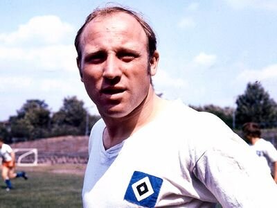 Уве Зеелер – лучший бомбардир в истории «Гамбурга». Фото: hsv-history.de