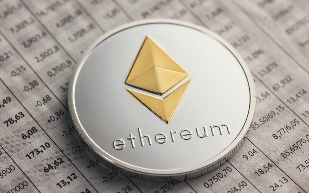 Крупнейший альткоин Ethereum (ETH) в конце прошлой недели потерял в цене на фоне фиксации прибыли со стороны крупных трейдеров.