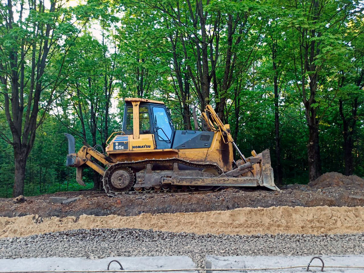 Komatsu D65E