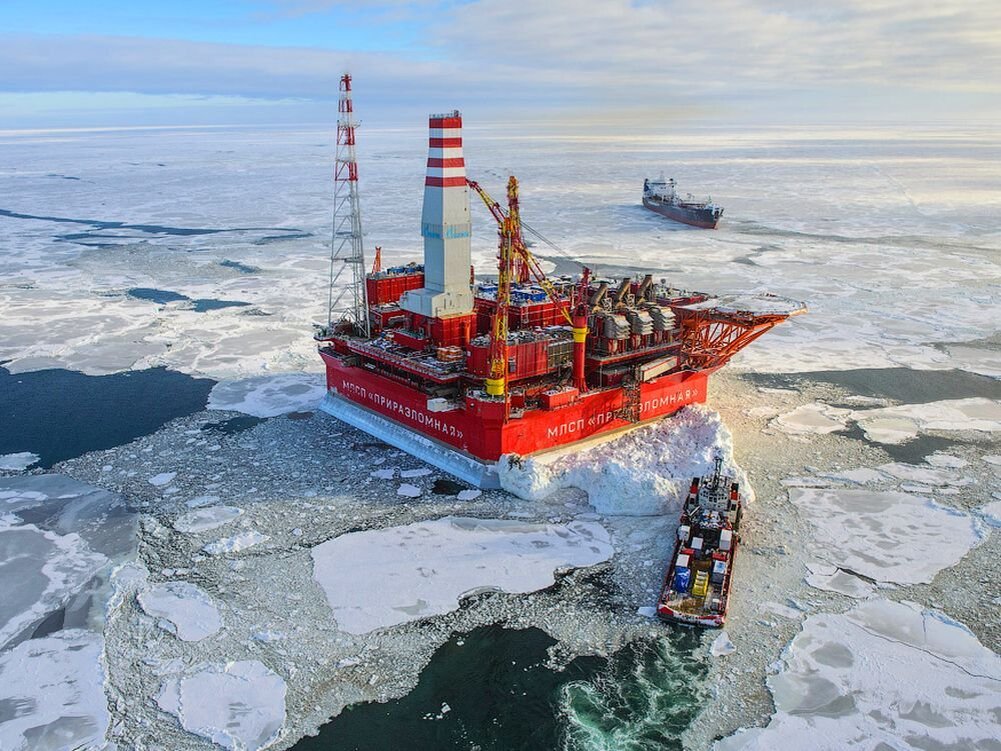 Морская арктическая стационарная нефтедобывающая платформа "Приразломная". Источник: mrg.tatar.ru